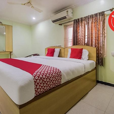 Oyo 70841 Hotel Anjali Residency Velur Buitenkant foto