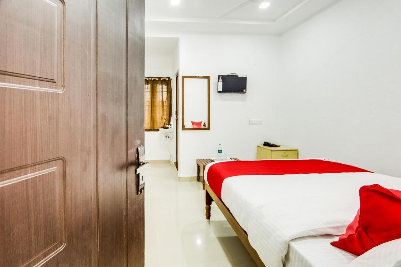 Oyo 70841 Hotel Anjali Residency Velur Buitenkant foto