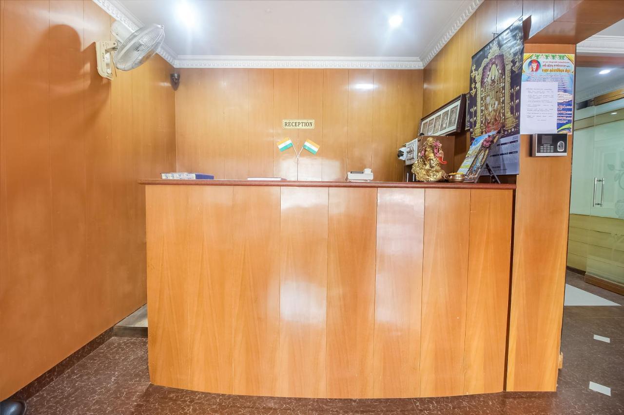 Oyo 70841 Hotel Anjali Residency Velur Buitenkant foto