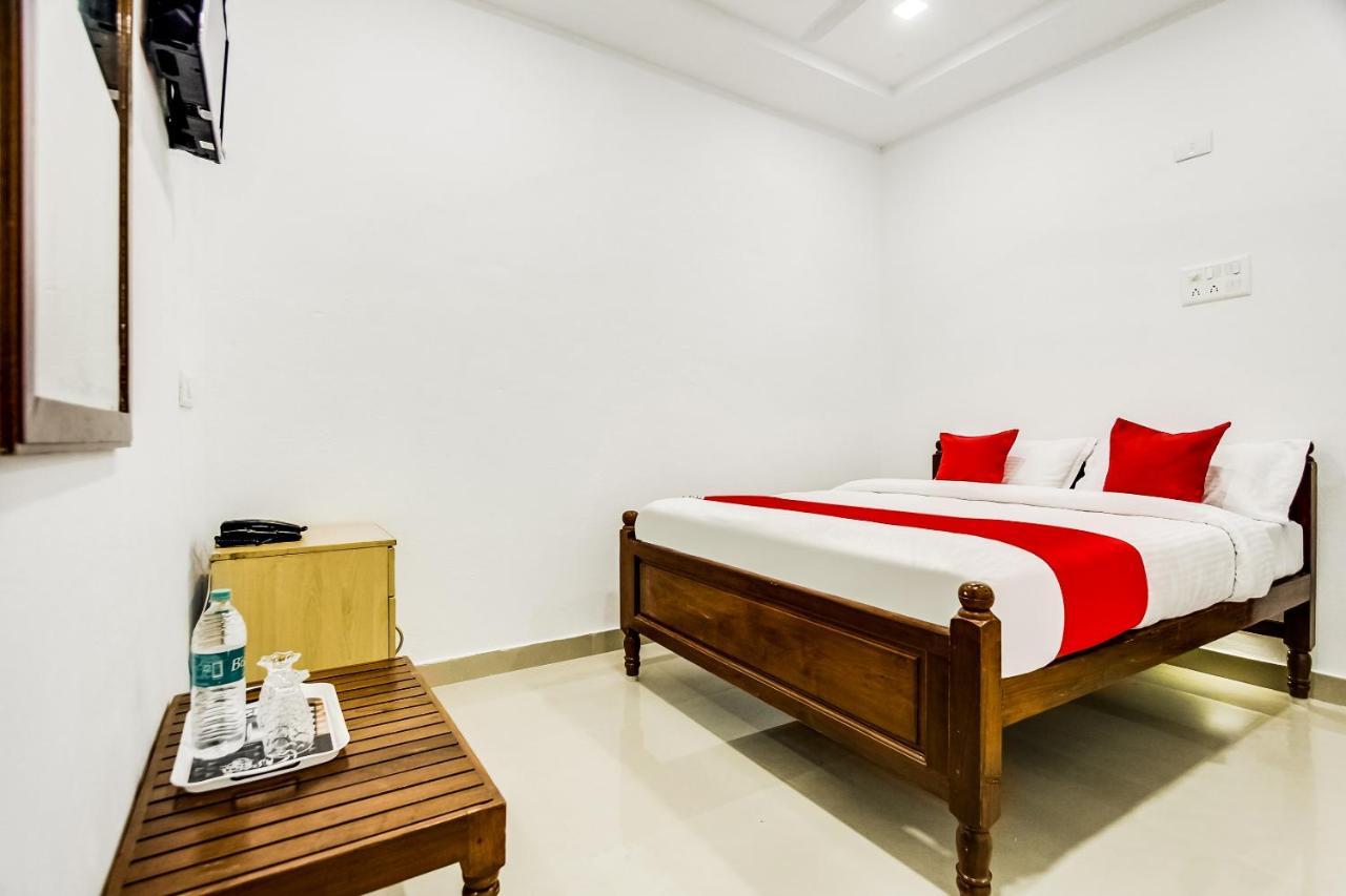 Oyo 70841 Hotel Anjali Residency Velur Buitenkant foto