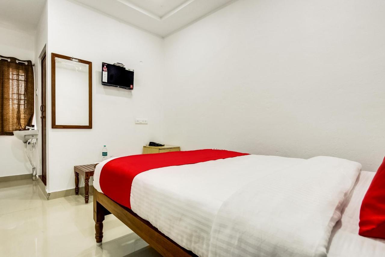 Oyo 70841 Hotel Anjali Residency Velur Buitenkant foto