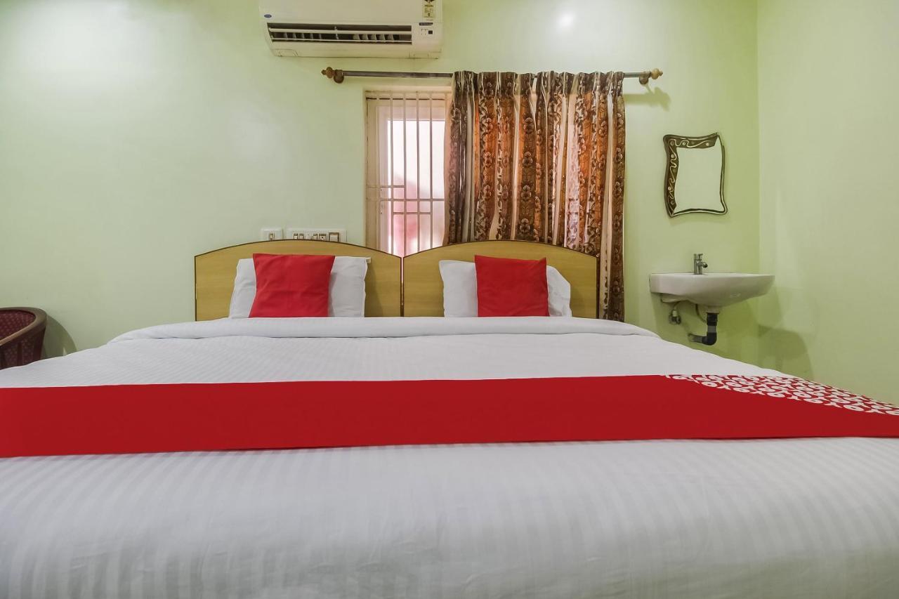 Oyo 70841 Hotel Anjali Residency Velur Buitenkant foto