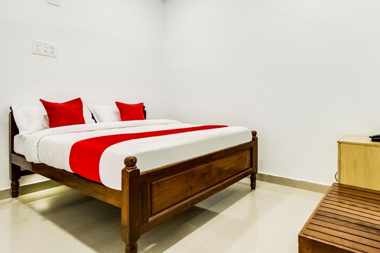 Oyo 70841 Hotel Anjali Residency Velur Buitenkant foto