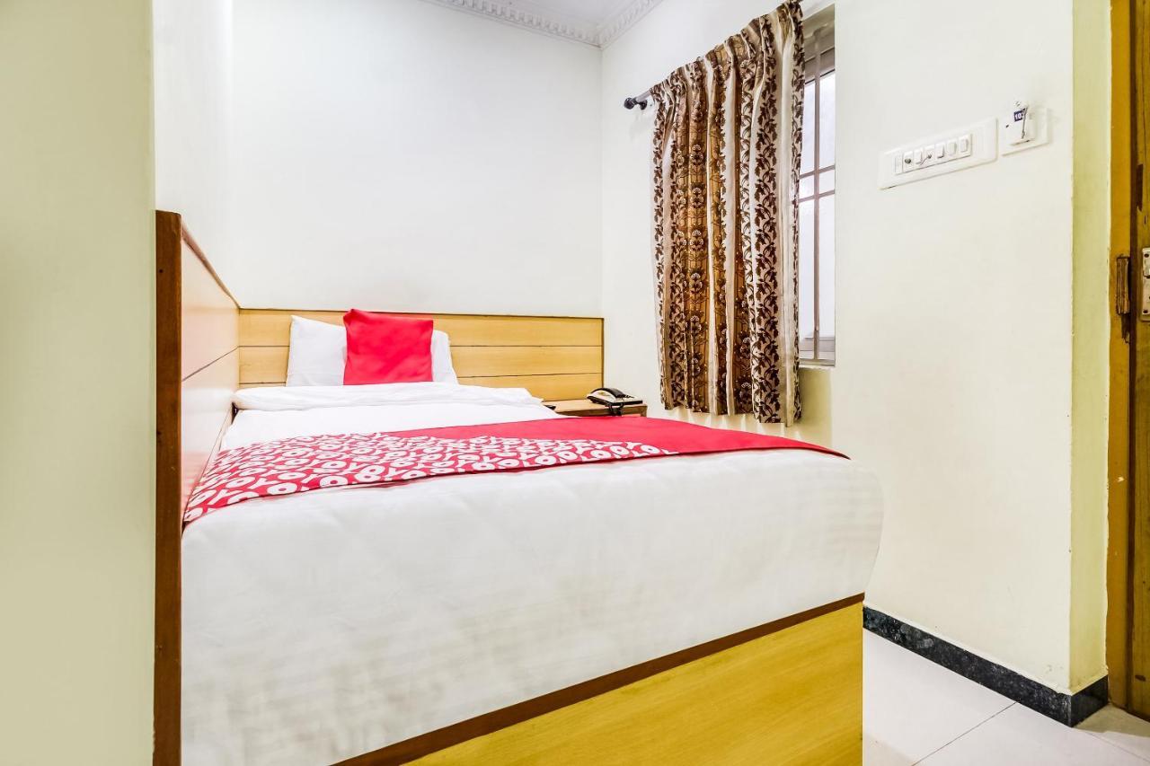 Oyo 70841 Hotel Anjali Residency Velur Buitenkant foto