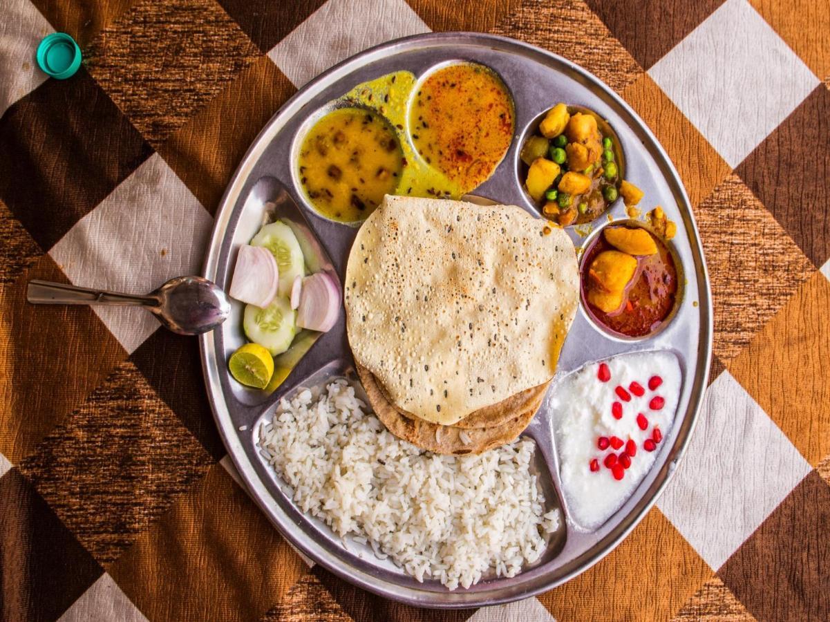 Oyo 70841 Hotel Anjali Residency Velur Buitenkant foto